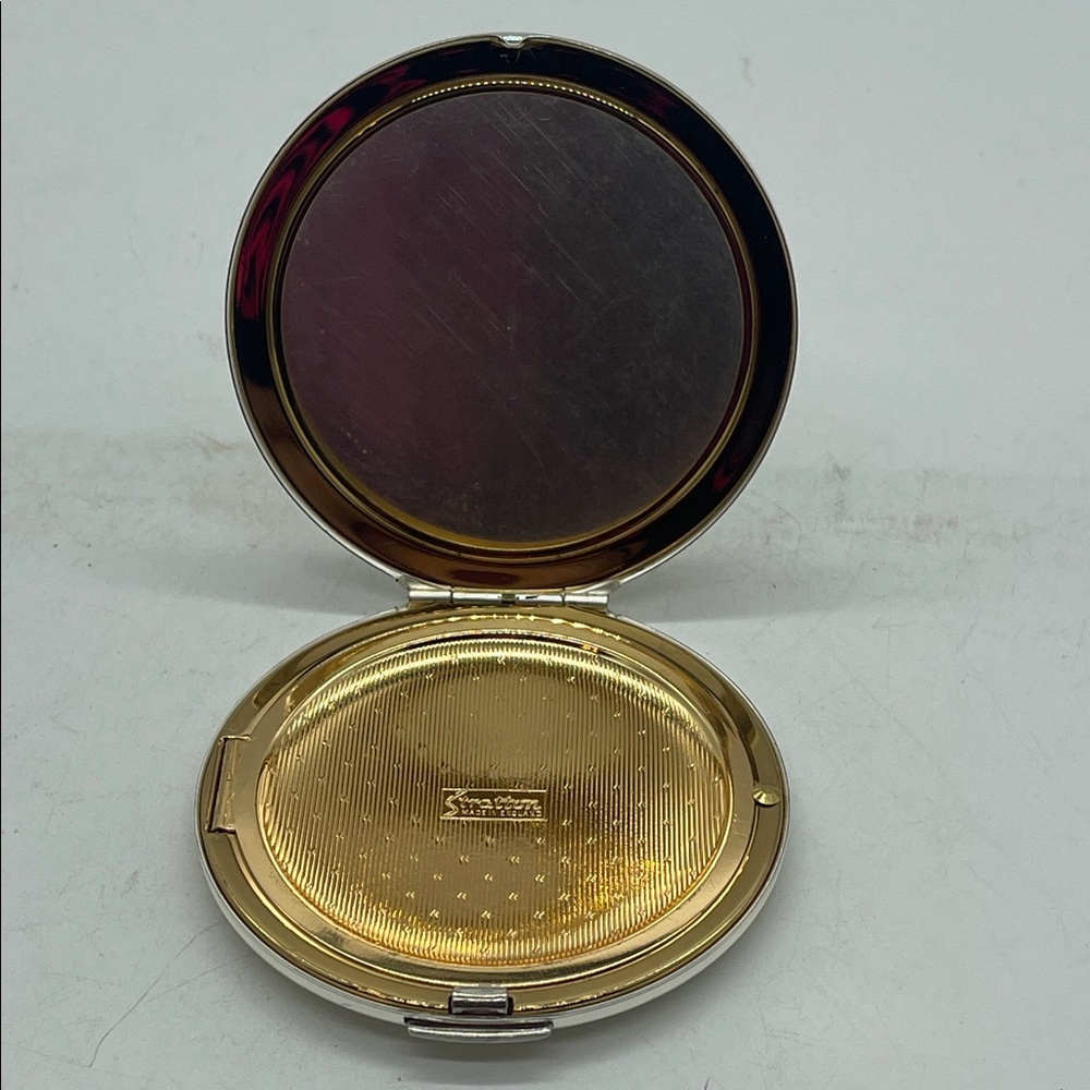 Stratton Rondette Silver Compact - Picture 6 of 7